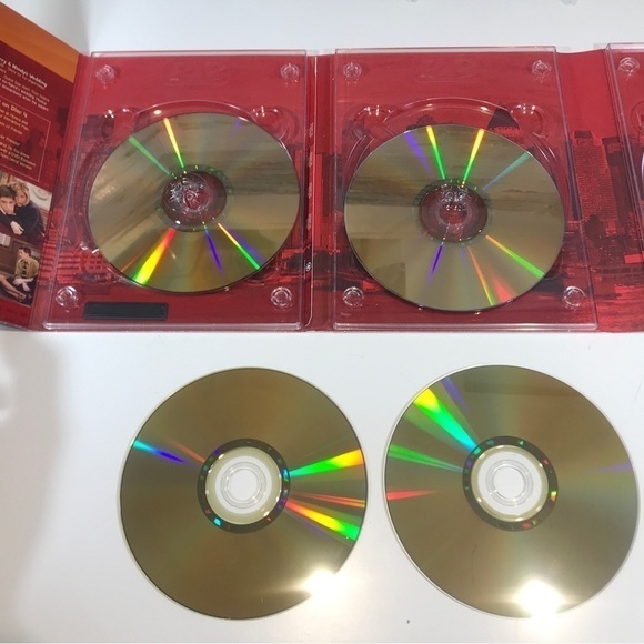 Friends Seasons 1 and 2 Boxset DVDs - Picture 5 of 5